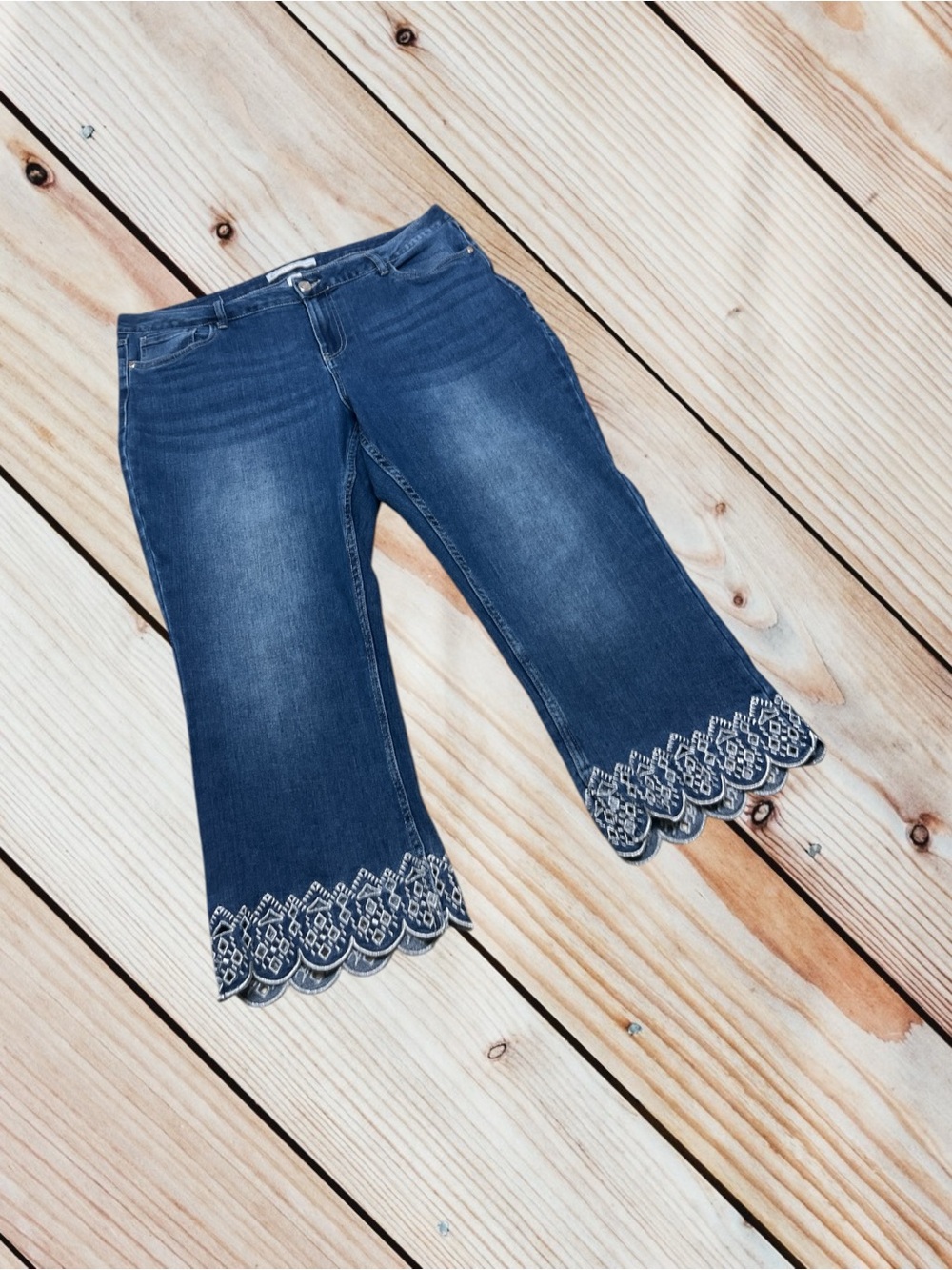 Cato size 14 (38w) curvy scalloped geometric embroidered hem Jean - Picture 2 of 14